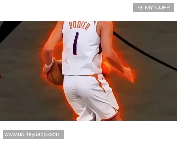 布克谈投篮手部动作是否算球的一部分引发热议